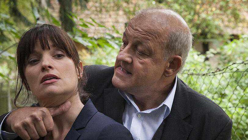 "Wilsberg: Bauch, Beine, Po": Georg Wilsberg (Leonard Lansink) und Alex Holtkamp (Ina Paule Klink)