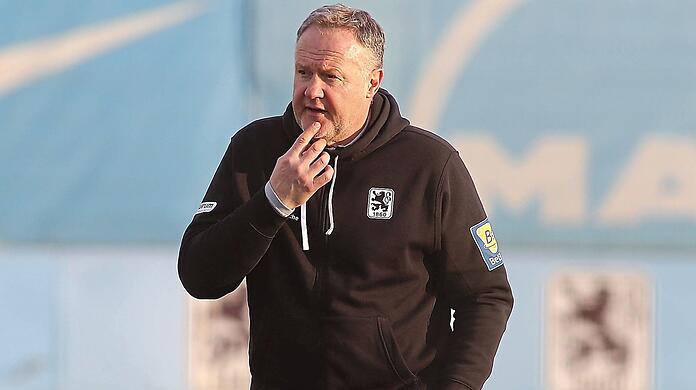 Interimstrainer Frank Schmöller muss überlegen – in seinen Gedanken spielen viele Spieler eine gewichtige Rolle.