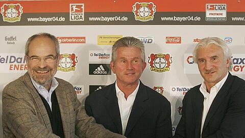 Die neue Bayer-Riege: Geschäftsführer Wolfgang Holzhäuser (l.), Trainer Jupp Heynckes, Sportdirektor Rudi Völler (r.).