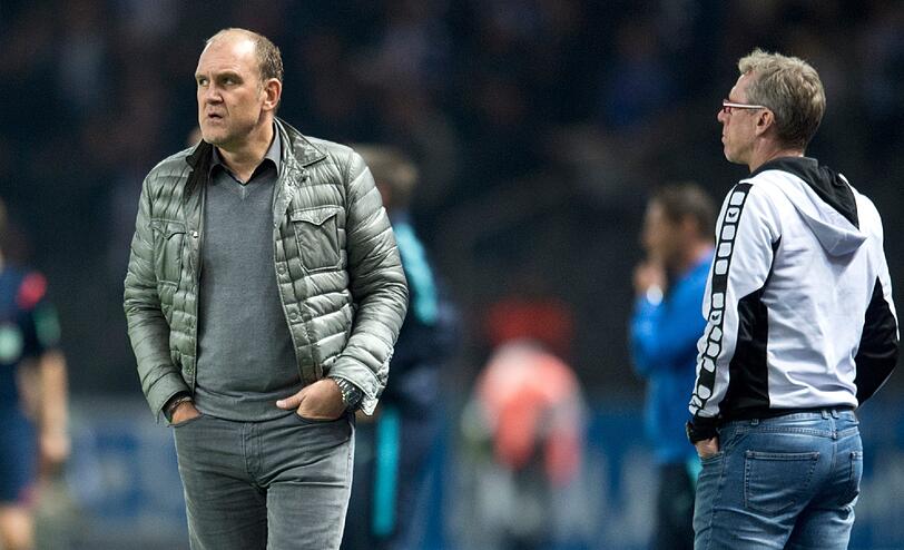 Der DFB-Kontrollausschuss ermittelt gegen Jörg Schmadtke wegen dessen Kaugummiwurfes.