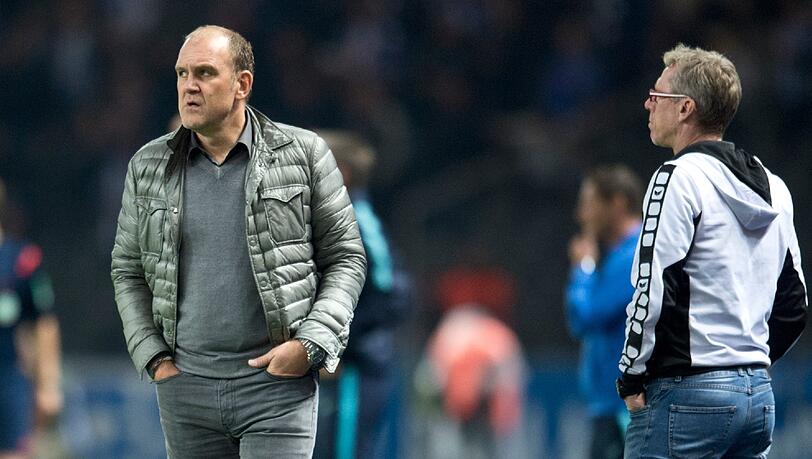 Der DFB-Kontrollausschuss ermittelt gegen Jörg Schmadtke wegen dessen Kaugummiwurfes. Der DFB-Kontrollausschuss ermittelt gegen Jörg Schmadtke wegen dessen Kaugummiwurfes.