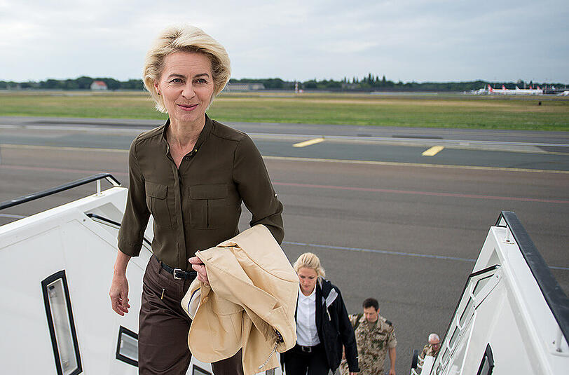 Verteidigungsministerin Ursula von der Leyen fliegt nach Bamako in Mali.