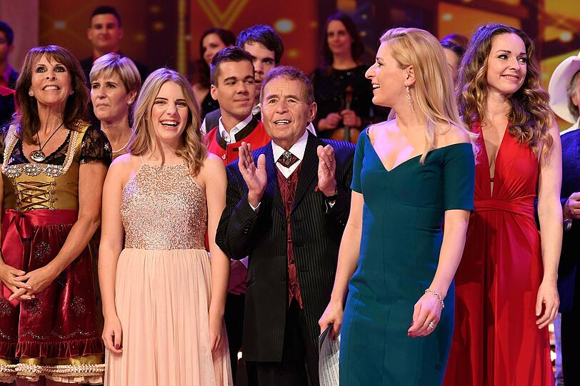 Stefanie Hertel (re.) mit Vater Eberhard Hertel und Tochter Johanna (li.) beim ersten gemeinsamen öffentlichen TV-Auftritt