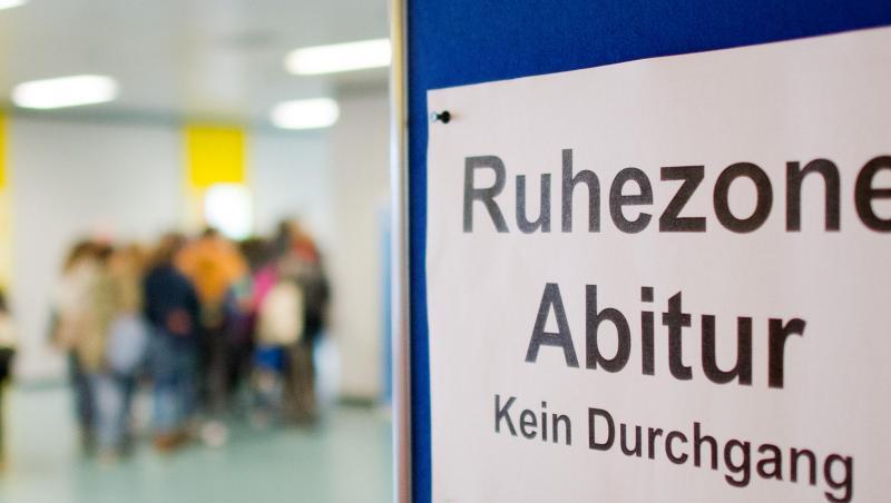 Eine Absage der Abiturprüfungen wird es nun möglicherweise in Schleswig-Holsten doch nicht geben. Eine Absage der Abiturprüfungen wird es nun möglicherweise in Schleswig-Holsten doch nicht geben.