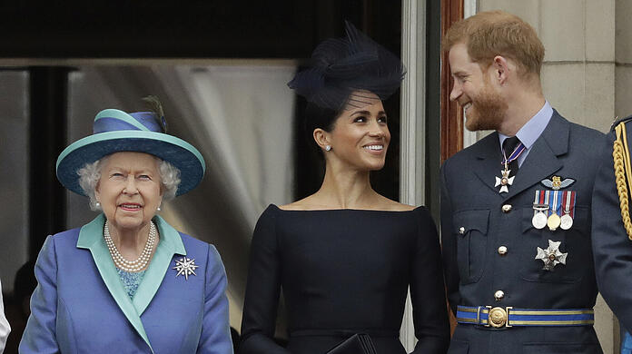 Vor dem Megxit konnten Queen Elisabeth, Herzogin Meghan und Prinz Harry noch gemeinsam lachen.