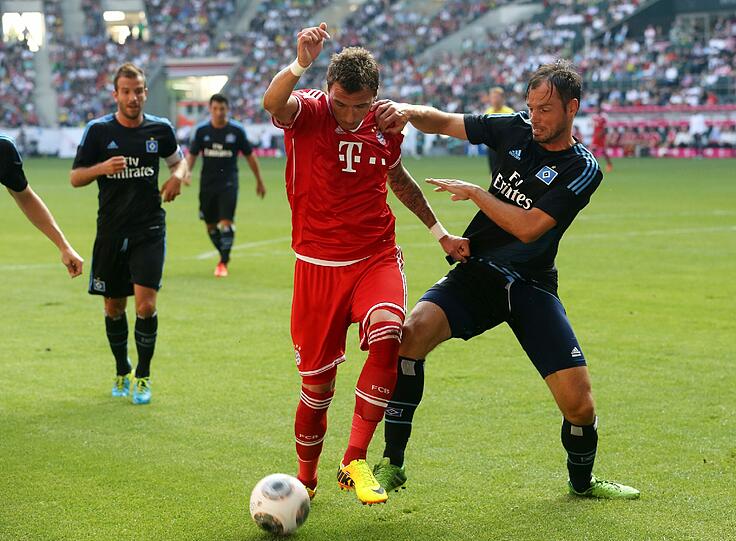 FC Bayern gegen den HSV im Telekom Cup: Die Bilder
