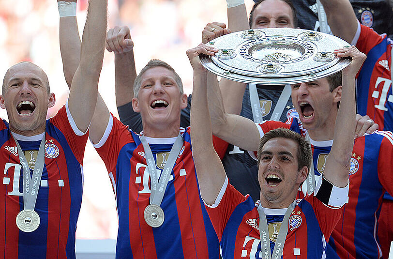 Die Meisterschale erhält der FC Bayern erst am letzten Bundesliga-Spieltag gegen Mainz.