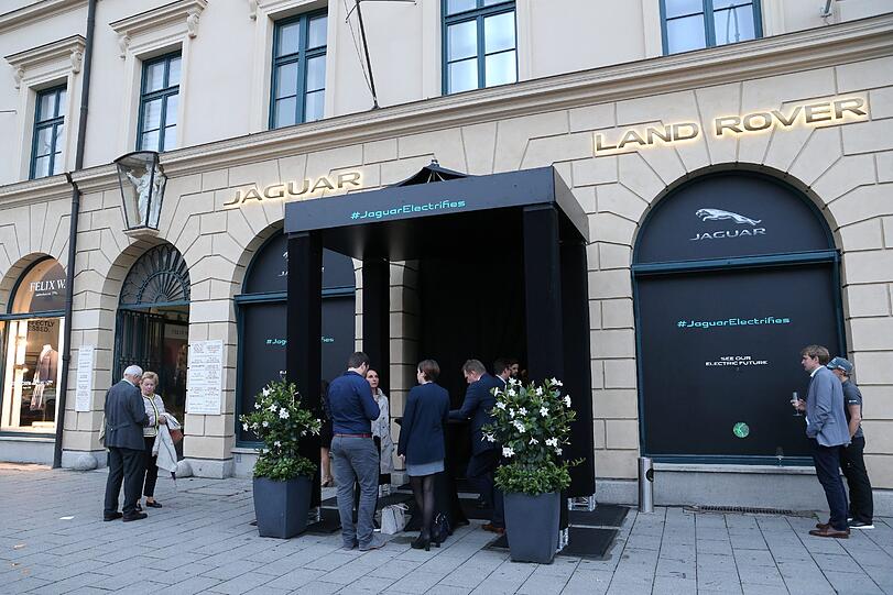 Die Jaguar Land Rover Markenboutique am Odeonsplatz
