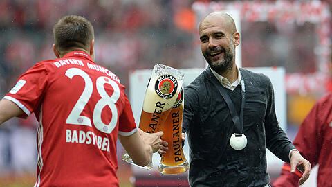 Bald wieder gemeinsam am Feiern? Holger Badstuber (l.) und Pep Guardiola, damals zusammen beim FC Bayern.