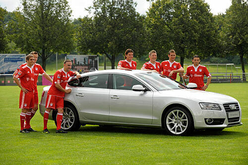 Audi und der FC Bayern erwägen eine millionenschwere Kooperation.