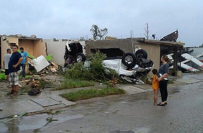 Verwüstung in Ciudad Acuna im Norden Mexikos. Autos wurden wie Spielzeug durch die Luft gewirbelt. Mindestens 13 Menschen kamen hier ums Leben.