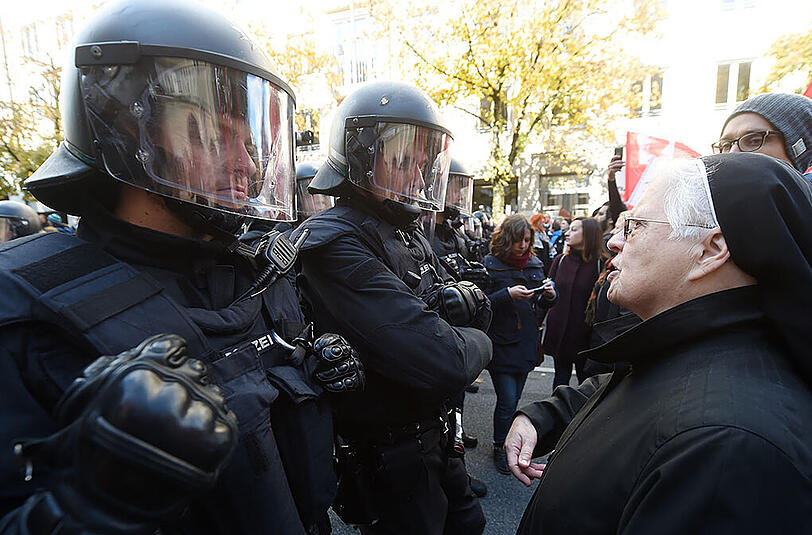 Laut Polizei gab es insgesamt elf Festnahmen im Rahmen der Demo gegen das Integrationsgesetz der CSU.