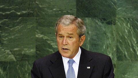 George W. Bush war von 2001 bis 2009 der Präsident der Vereinigten Staaten von Amerika.