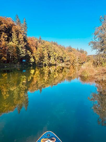 Indian Summer an der Isar. Jetzt beginnt die bunte Jahreszeit an der "Reißenden" Indian Summer an der Isar. Jetzt beginnt die bunte Jahreszeit an der "Reißenden"