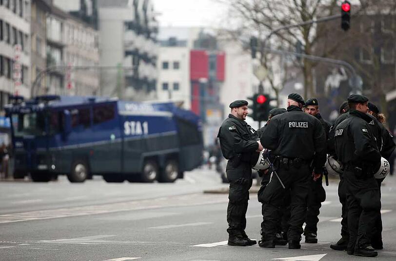 Demos von Extremisten in Wuppertal - die Bilder.