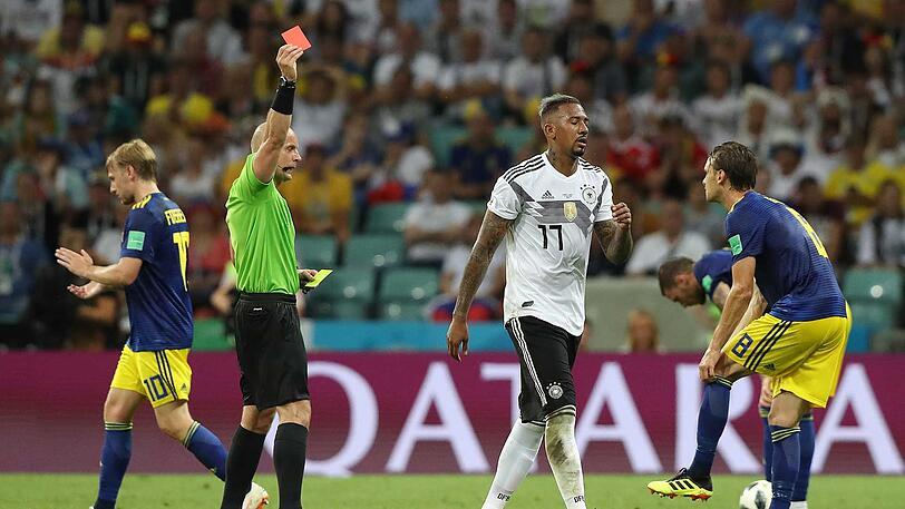 Boatengs gelb-rote Karte könnte für das DFB-Team im schlechtesten Fall das WM-Aus bedeuten.