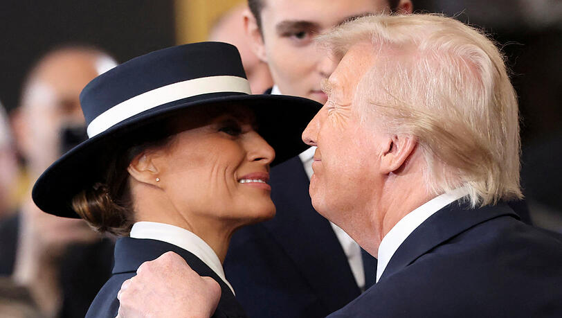 Mit ihrem Hut sorgt Melania Trump weltweit für Spott. Mit ihrem Hut sorgt Melania Trump weltweit für Spott.