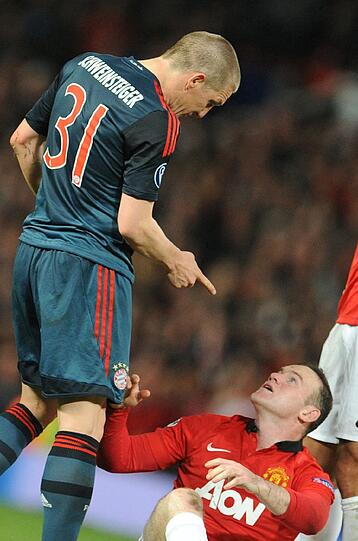In Manchester trifft er auf seinen Widersacher Wayne Rooney. Ob die beiden dann besser auskommen?