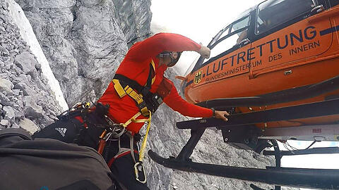 Einsatzmarathon für die Bergwacht Berchtesgaden: Allein am Samstag waren die Retter viermal im Einsatz. Sehen Sie hier die spektakulären Bilder.