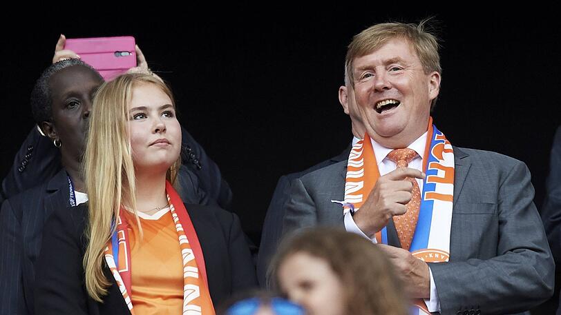 Besuchen gemeinsam das Stadion: Amalia und Vater Willem-Alexander