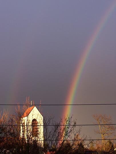 Der Regenbogen vor St. Klara in Zamdorf