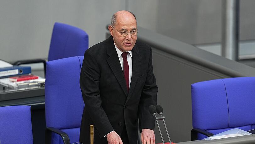 Gysi sprach rund 40 Minuten. Gysi sprach rund 40 Minuten.