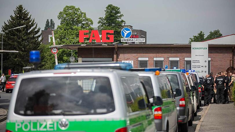 Mehrere Mitarbeiter erlitten schwere Verletzungen.