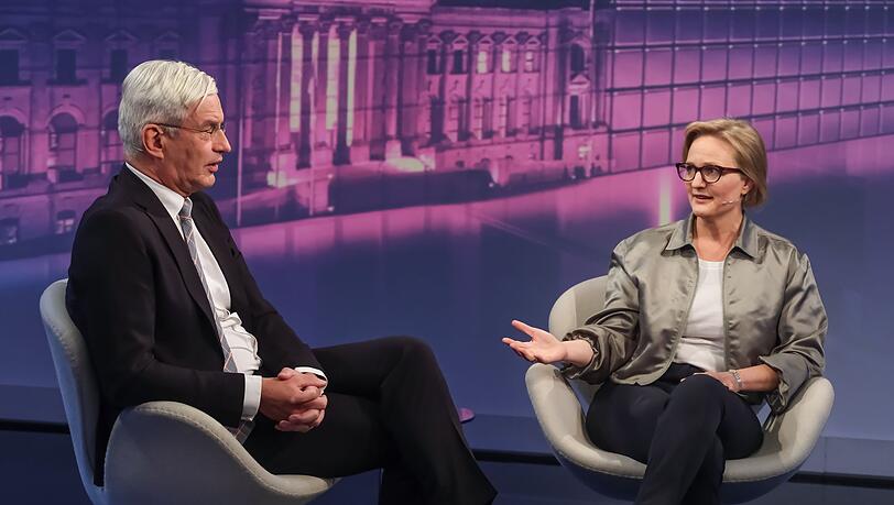 Mathias Middelberg und Franziska Brantner bewerten die Situation um Ex-Arbeitsministerin Bas unterschiedlich. Mathias Middelberg und Franziska Brantner bewerten die Situation um Ex-Arbeitsministerin Bas unterschiedlich.