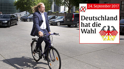 "SUVs mit großen Motoren und Abgasmengen machen besonders viele Probleme in Großstädten wie München", sagt Grünen-Fraktionschef und Radl-Fan Anton Hofreiter.