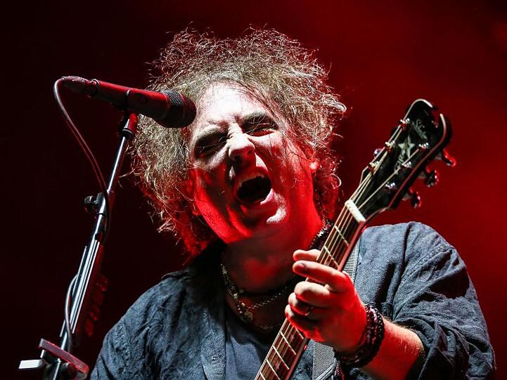 Sänger Robert Smith von The Cure beim Southside Festival 2019.