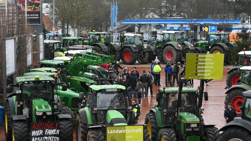 Protestierende Landwirte, hier in Hessen. Foto: Uwe Zucchi/dpa Protestierende Landwirte, hier in Hessen. Foto: Uwe Zucchi/dpa