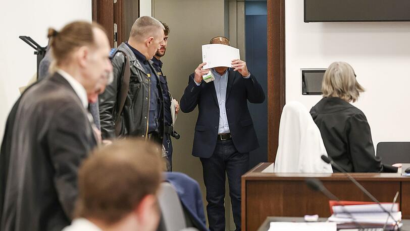 Der Leiter eines Nürnberger Pflegedienstes ist wegen Betrugs zu einer Haftstrafe verurteilt worden. (Archivbild)