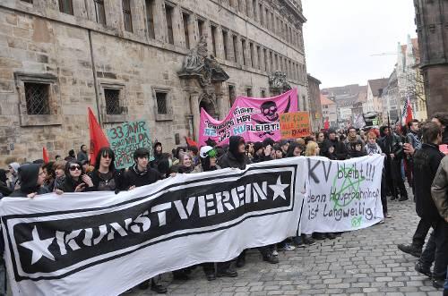 Streitobjekt: Der Kunstverein &ndash; hier eine Sympathisanten-Demo vor drei Wochen &ndash; soll sich in Z-Bau-Räumen arrangieren.