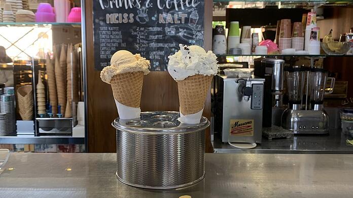 In der Gelateria Italiana Riviera in Obergiesing kosten zwei Kugeln in der Waffel nun 3,60 €. Den Giesingern schmeckt's weiterhin.