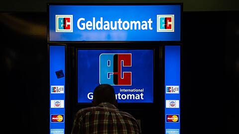 EU-Unterh&auml;ndler haben sich auf neue Regeln zu Bargeldzugang und gegen Online-Betrug geeinigt. (Symbolbild)