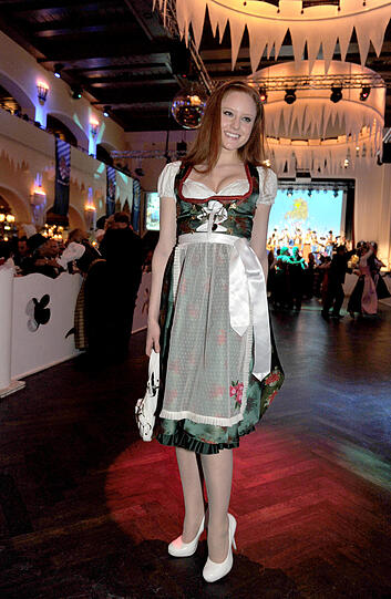 Hübsches Dirndl: Das Model Barbara Maier war auch da!