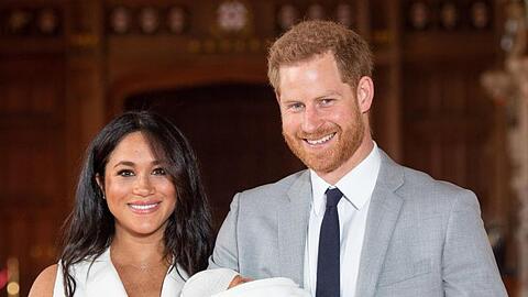 Prinz Harry und Meghan mit Sohn Archie in der St. George's Hall im Windsor Castle.