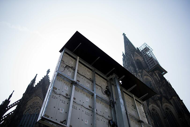 Am Freitag findet im Kölner Dom der Trauergottesdienst für die Opfer des Absturzes des Germanwings Airbus in Frankreich statt.