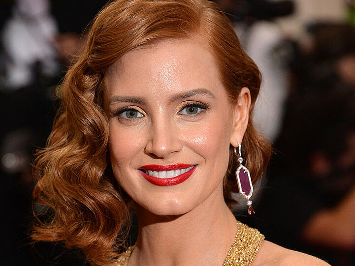 Jessica Chastain (38) mochte ihre roten Haare als Kind nicht, da diese sie anders machten. Heute betrachtet sie ihre flammende Frisur als eine Art "Ehrenabzeichen".