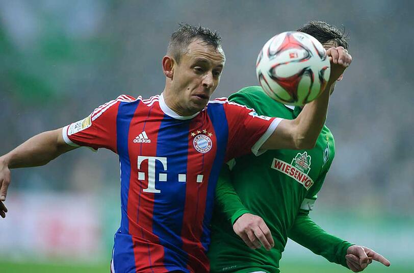 RAFINHA: NOTE 3 Die Konstante auf der rechten Abwehrseite. Und in Halbzeit eins der Ansprechpartner Nummer eins für Trainer Guardiola an der Außenlinie. Machte seine Sache gewohnt zuverlässig und souverän. Sah Gelb &ndash; ohne Auswirkung.