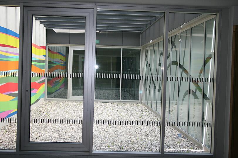 Fast fertig: Der Neubau des Stadelheimer Hochsicherheitsgerichtssaals.