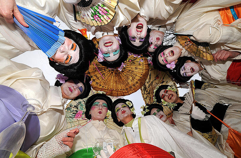 Ab Sonntag kommt in München sogar der Straßenfasching ein bisserl auf Touren &ndash; diese &bdquo;Japanerinnen&ldquo; machen es schon mal vor.