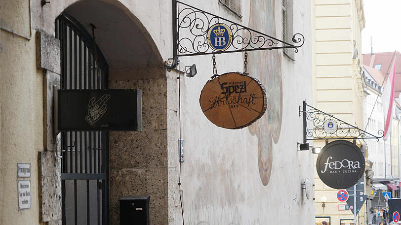 Drei Lokale in einem Haus in der Ledererstraße: Crux, Spezlwirtschaft und Fedora schließen zum Jahresende.