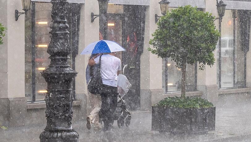 Laut einem Meteorologen wird so viel Regen fallen wie statistisch nur alle zehn Jahre. (Symbolbild)