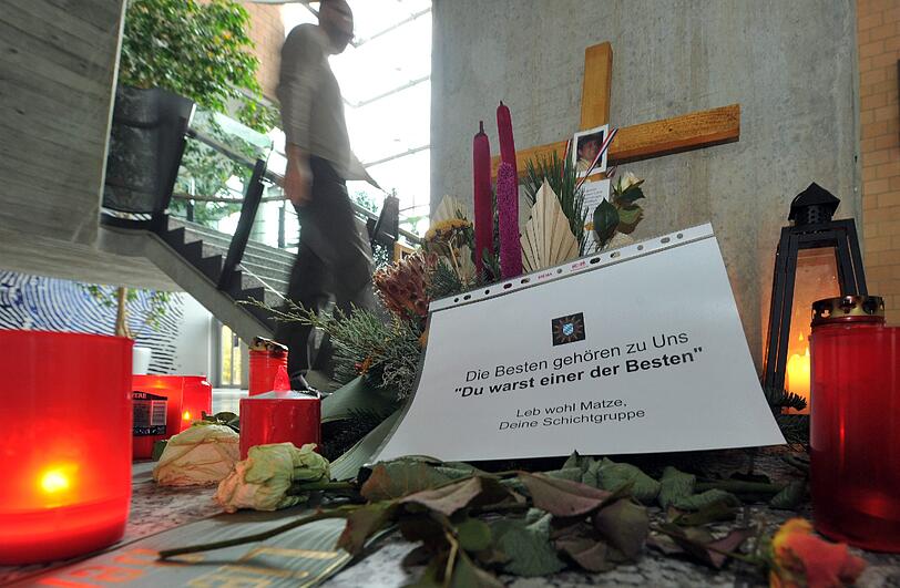 Augsburg: Ein ganzer Ort trauert um Mathias V. - den erschossenen Polizisten.