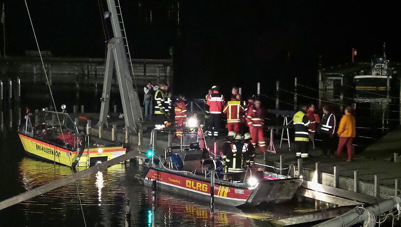 Das Bootshaus des Yacht-Clubs ist am Freitag abgebrannt. 15 Boote wurden zerstört.