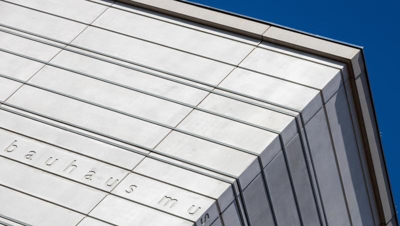 Im Zentrum des Weimarer Bauhaus-Museums steht eine Sammlung von Werkstattarbeiten des Bauhauses, die Gropius in den 1920er Jahren anlegte. Im Zentrum des Weimarer Bauhaus-Museums steht eine Sammlung von Werkstattarbeiten des Bauhauses, die Gropius in den 1920er Jahren anlegte.