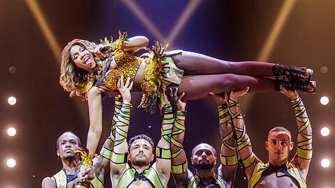 Eine effektvolle Szene aus dem Musical &bdquo;The Bodyguard&ldquo;.