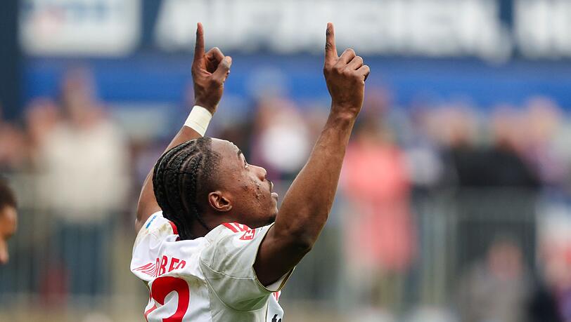 Nürnbergs Stürmer Mohamed Alì Zoma trifft im Test gegen Palermo zweimal. Nürnbergs Stürmer Mohamed Alì Zoma trifft im Test gegen Palermo zweimal.