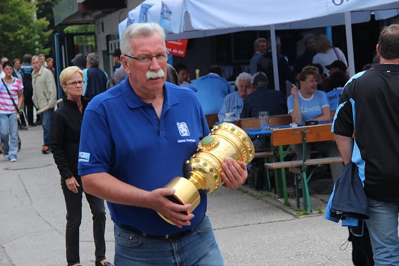 Weitere Bilder vom Löwen-Fanfest am Trainingsgelände an der Grünwalder Straße.